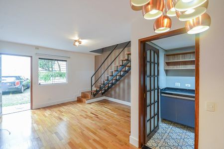 Sala de casa à venda com 2 quartos, 136m² em Vila Campo Grande, São Paulo