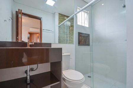 Casa à venda com 136m², 2 quartos e 2 vagas Casa à venda com 136m², 2 quartos e 2 vagasBanheiro da Suíte