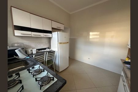Cozinha de casa para alugar com 1 quarto, 55m² em Sá Catarina de Moraes, São Vicente