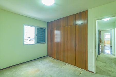 Apartamento à venda com 120m², 3 quartos e 2 vagasQuarto 2