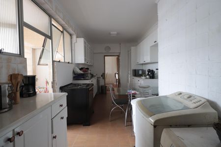 Apartamento para alugar com 205m², 4 quartos e 2 vagasCozinha