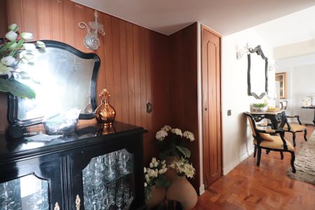 Apartamento para alugar com 205m², 4 quartos e 2 vagasEntrada