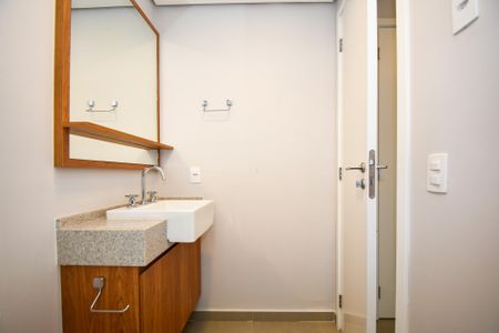 banheiro suite 2 de apartamento para alugar com 2 quartos, 70m² em Pinheiros, São Paulo