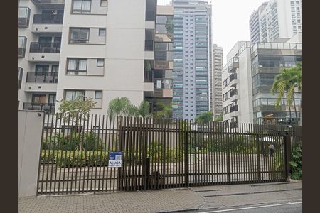 Apartamento para alugar com 245m², 3 quartos e 2 vagas Apartamento para alugar com 245m², 3 quartos e 2 vagasFachada