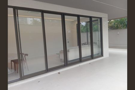 Apartamento para alugar com 245m², 3 quartos e 2 vagas