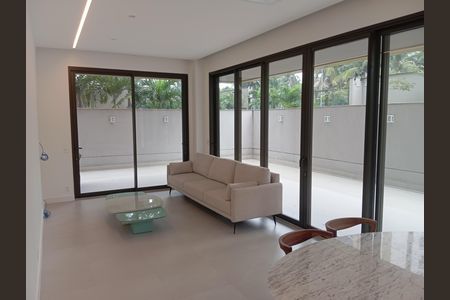 Apartamento para alugar com 245m², 3 quartos e 2 vagas