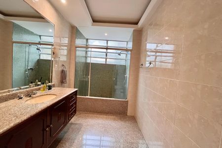 Apartamento à venda com 295m², 4 quartos e 2 vagas