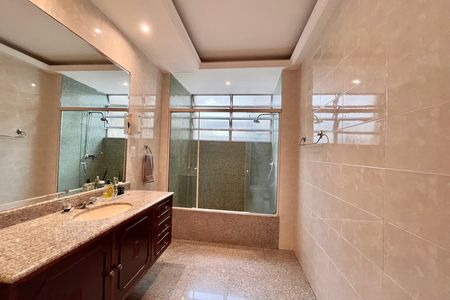 Apartamento à venda com 295m², 4 quartos e 2 vagas