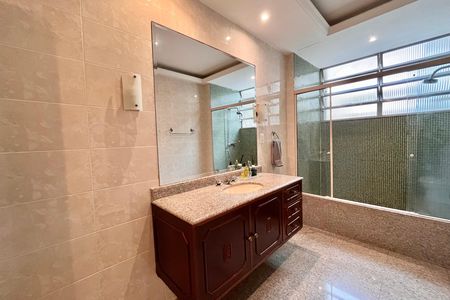 Apartamento à venda com 295m², 4 quartos e 2 vagas