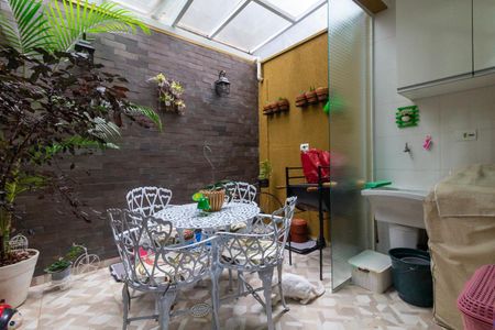 Casa à venda com 110m², 3 quartos e 2 vagas Casa à venda com 110m², 3 quartos e 2 vagasQuintal e área de serviço