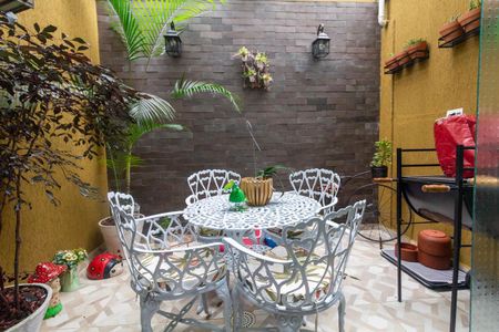 Casa à venda com 110m², 3 quartos e 2 vagas Casa à venda com 110m², 3 quartos e 2 vagasQuintal e área de serviço
