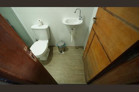 Casa para alugar com 180m², 3 quartos e 2 vagasBanheiro Social 