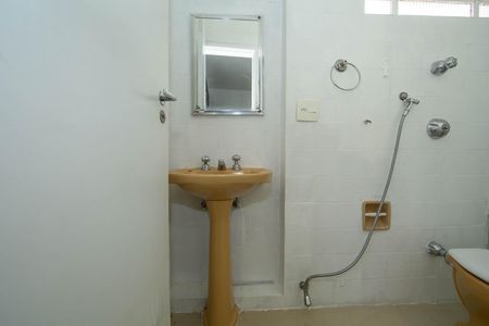 Apartamento à venda com 100m², 3 quartos e 2 vagas Apartamento à venda com 100m², 3 quartos e 2 vagasBANHEIRO1