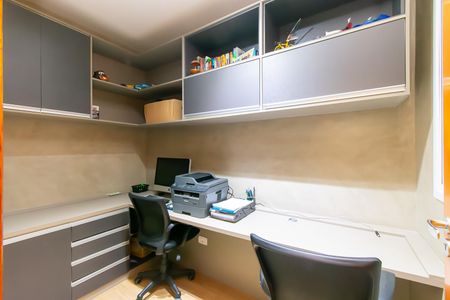 Casa para alugar com 200m², 3 quartos e 1 vaga Casa para alugar com 200m², 3 quartos e 1 vagaQuarto 2 - Escritório