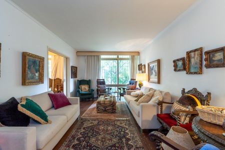 Casa à venda com 378m², 5 quartos e 4 vagas