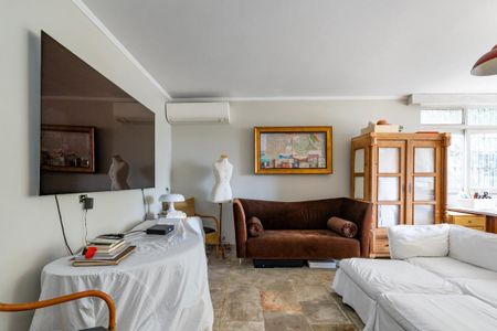 Casa à venda com 378m², 5 quartos e 4 vagas