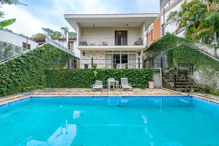 Casa à venda com 378m², 5 quartos e 4 vagas