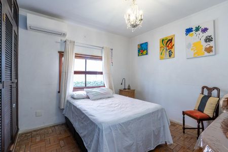 Casa à venda com 378m², 5 quartos e 4 vagas