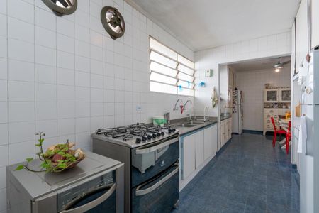 Casa à venda com 378m², 5 quartos e 4 vagas