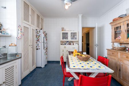 Casa à venda com 378m², 5 quartos e 4 vagas