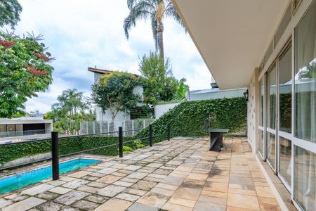 Casa à venda com 378m², 5 quartos e 4 vagas