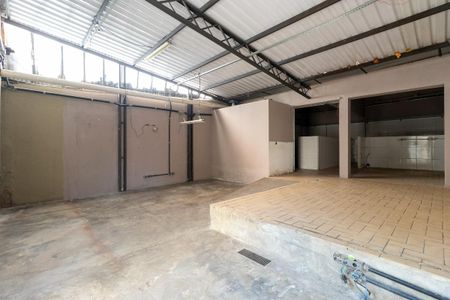 Casa à venda com 3 quartos, 358m² em Vila Congonhas, São Paulo