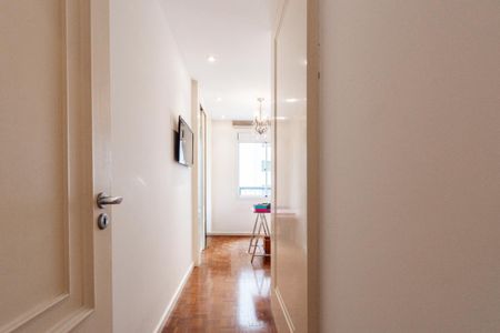 Apartamento à venda com 243m², 4 quartos e 5 vagas