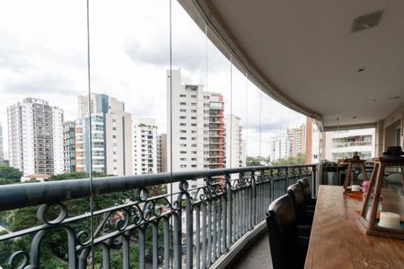 Apartamento à venda com 243m², 4 quartos e 5 vagas