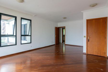 Apartamento à venda com 156m², 4 quartos e 3 vagas