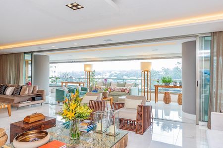 Apartamento à venda com 5 quartos, 840m² em Parque Colonial, São Paulo