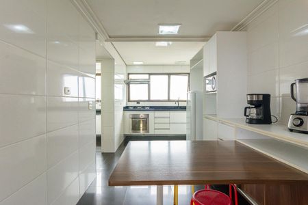 Apartamento à venda com 283m², 3 quartos e 4 vagas