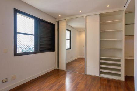 Apartamento à venda com 3 quartos, 283m² em Vila Suzana, São Paulo