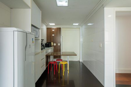 Apartamento à venda com 3 quartos, 283m² em Vila Suzana, São Paulo