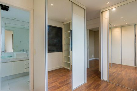Apartamento à venda com 3 quartos, 283m² em Vila Suzana, São Paulo