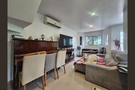 Casa de Condomínio para alugar com 4 quartos, 340m² em Recreio dos Bandeirantes, Rio de Janeiro