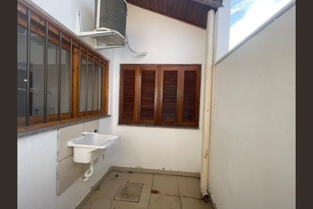Casa para alugar com 49m², 2 quartos e 1 vaga