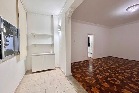 Sala  de apartamento para alugar com 2 quartos, 107m² em Copacabana, Rio de Janeiro