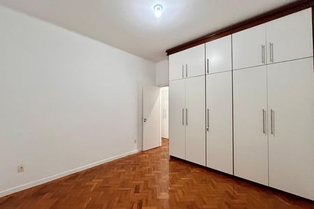Quarto 1 de apartamento para alugar com 2 quartos, 107m² em Copacabana, Rio de Janeiro