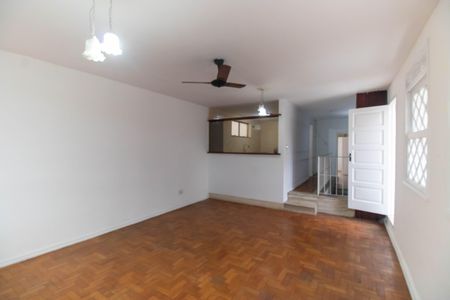 Casa para alugar com 300m², 5 quartos e 4 vagas Casa para alugar com 300m², 5 quartos e 4 vagasSala 2