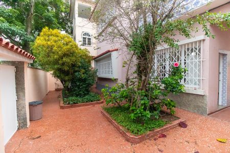 Casa para alugar com 300m², 5 quartos e 4 vagas Casa para alugar com 300m², 5 quartos e 4 vagasÁrea externa