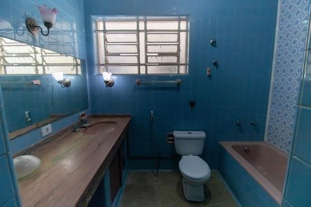 Casa para alugar com 300m², 5 quartos e 4 vagas Casa para alugar com 300m², 5 quartos e 4 vagasBanheiro Social