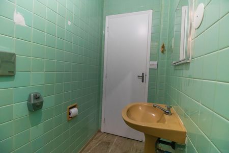 Casa para alugar com 300m², 5 quartos e 4 vagas Casa para alugar com 300m², 5 quartos e 4 vagasBanheiro Social