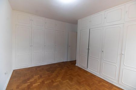 Casa para alugar com 300m², 5 quartos e 4 vagas Casa para alugar com 300m², 5 quartos e 4 vagasQuarto 3