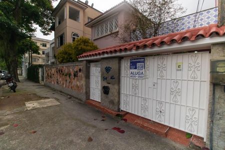 Casa para alugar com 300m², 5 quartos e 4 vagas Casa para alugar com 300m², 5 quartos e 4 vagasPlaquinha