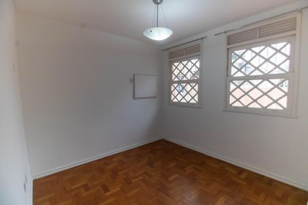 Casa para alugar com 300m², 5 quartos e 4 vagas Casa para alugar com 300m², 5 quartos e 4 vagasQuarto 4