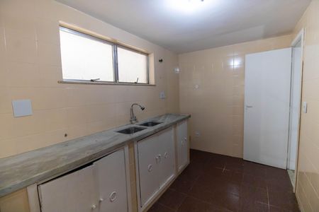 Casa para alugar com 300m², 5 quartos e 4 vagas Casa para alugar com 300m², 5 quartos e 4 vagasCozinha