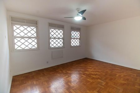 Casa para alugar com 300m², 5 quartos e 4 vagas Casa para alugar com 300m², 5 quartos e 4 vagasQuarto 2