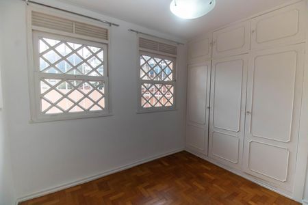 Casa para alugar com 300m², 5 quartos e 4 vagas Casa para alugar com 300m², 5 quartos e 4 vagasQuarto 4