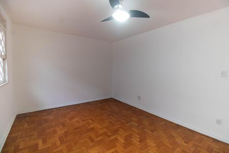 Casa para alugar com 300m², 5 quartos e 4 vagas Casa para alugar com 300m², 5 quartos e 4 vagasQuarto 2