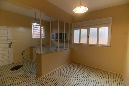 Casa para alugar com 300m², 5 quartos e 4 vagas Casa para alugar com 300m², 5 quartos e 4 vagasCozinha